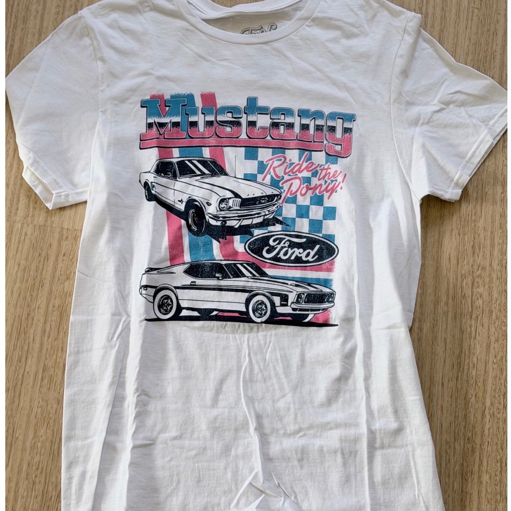 Ford Mustang T-shirt Cotton Modern White Small (NWOT)
